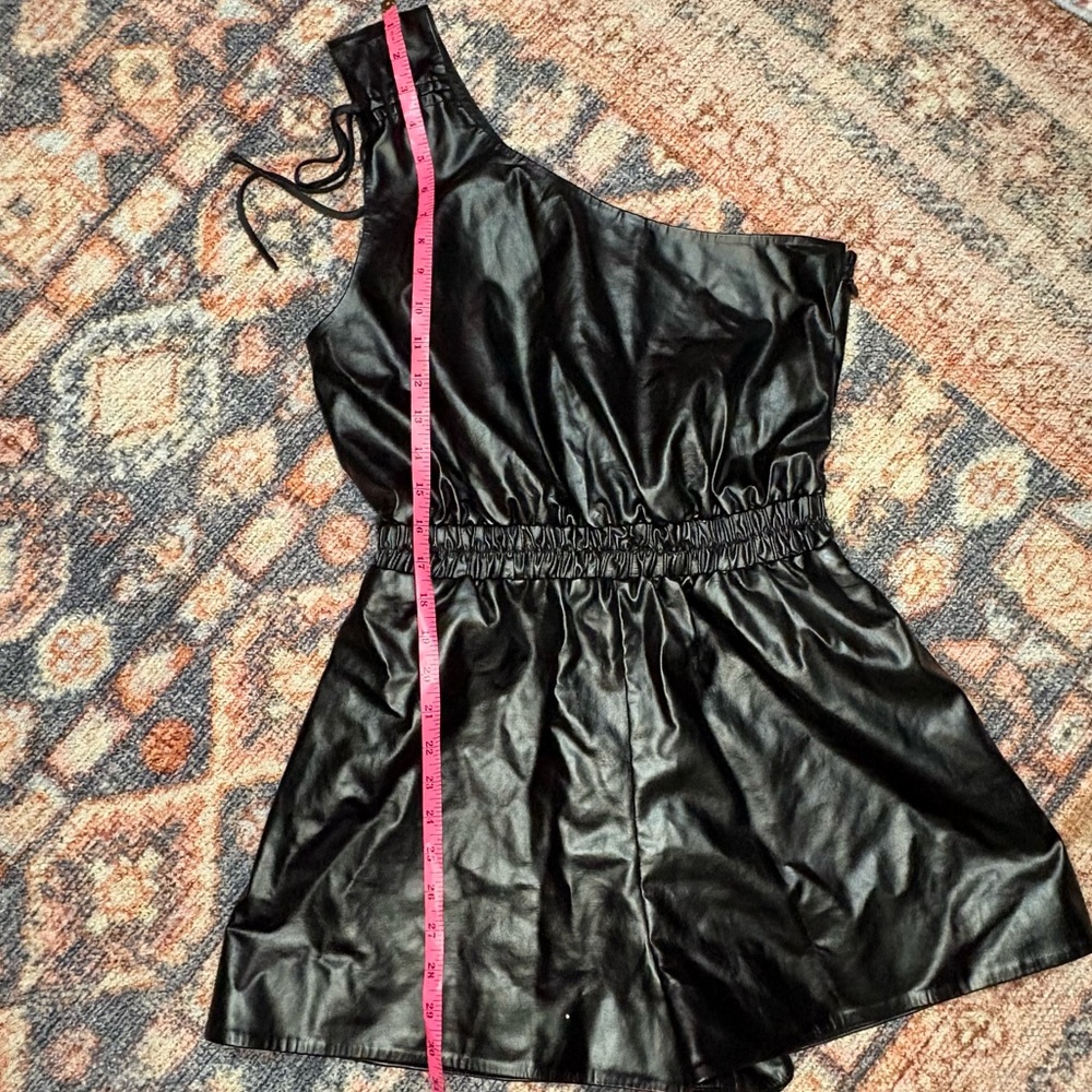 Lovers and Friends REVOLE Black Faux Leather Sleek One Shoulder Romper NWT - Picture 15 of 16